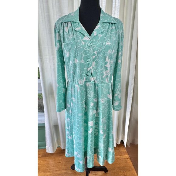 Vintage 80s shirtdress, mint green, white floral, Sears Canada, sewn-in belt tie - Picture 6 of 9